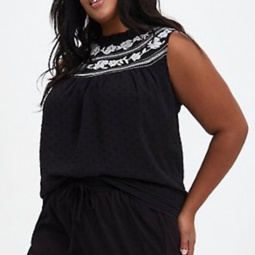 Torrid Embroidered Clip Dot Tank Top Chiffon Blouse Mixed Media Black & White 1X